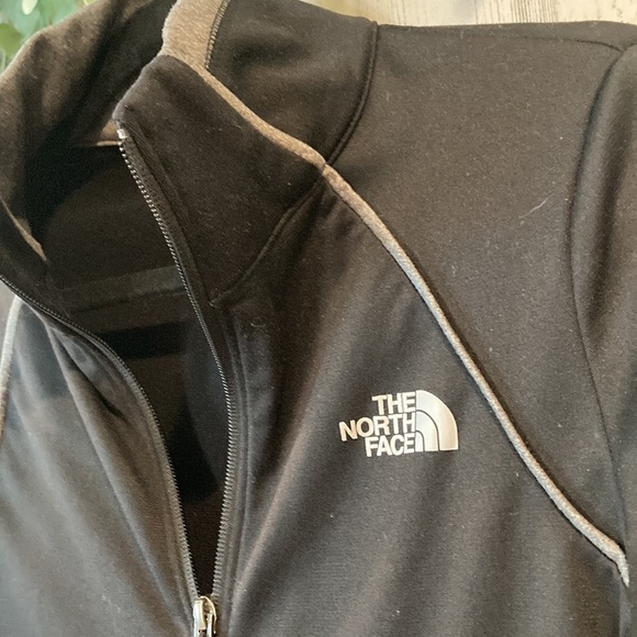 The North Face Workout Jacket - Picture 4 of 9